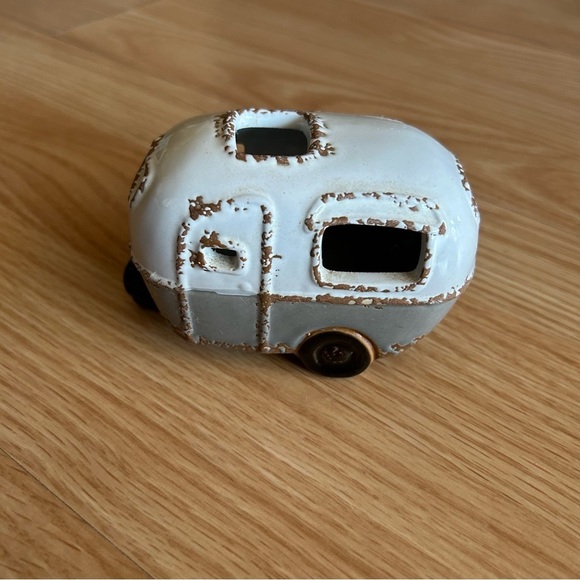 Kirkland’s Retro Ceramic Camper Tea Light - Picture 1 of 8